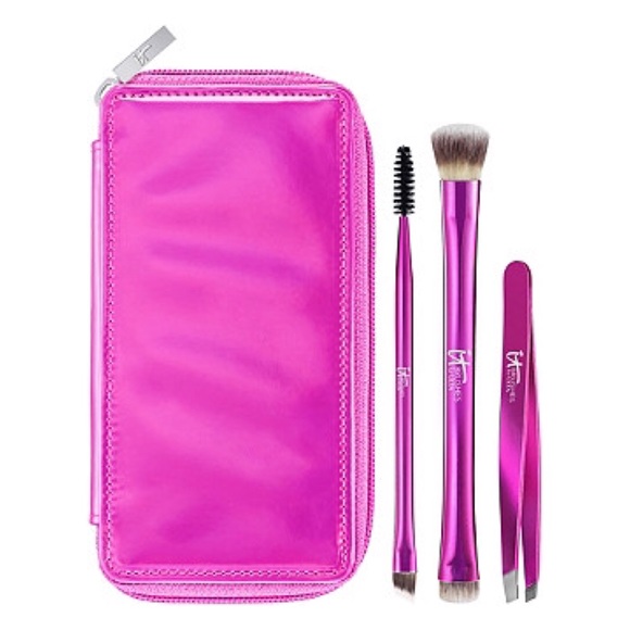it cosmetics Other - It Cosmetics Eyes and Brows Travel Brushes Set